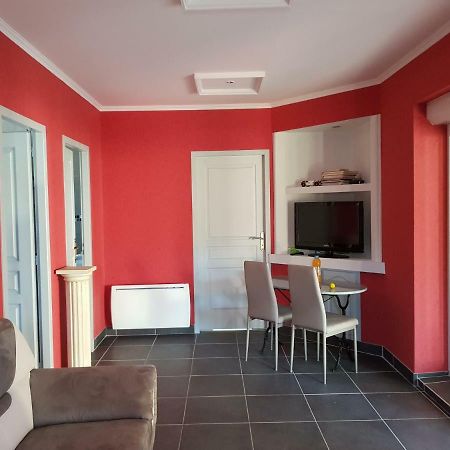 Apartamento 19 Rue du Cadran Montmorillon Exterior foto