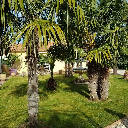 Apartamento 19 Rue du Cadran Montmorillon Exterior foto